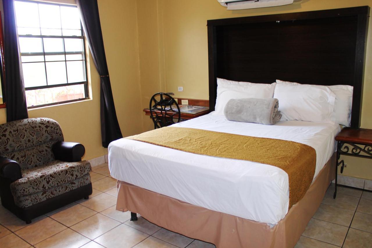 מטמורוס Hotel Hacienda Del Viejo מראה חיצוני תמונה